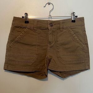Unionbay Women's Brown Classic Stretch Utility Shorts 7 Juniors